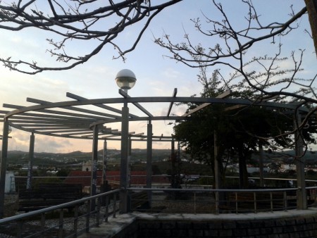 Tânia Mateus | Miradouro do Marzagão em Loures (sem eletricidade nos postes de iluminação há vários anos)